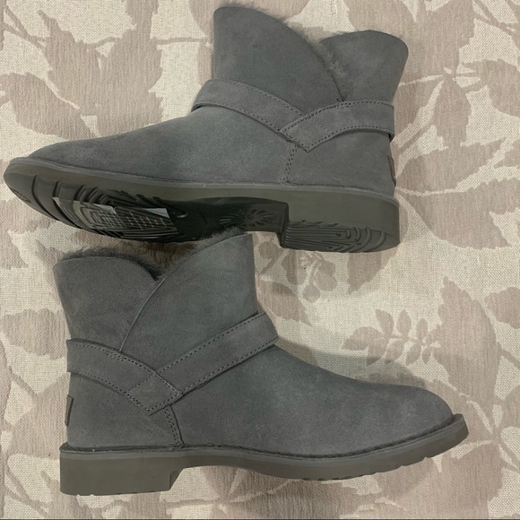 Ugg Zariyah Water Repellent Ankle Bootie In Charcoal Suede - Picture 8 of 9